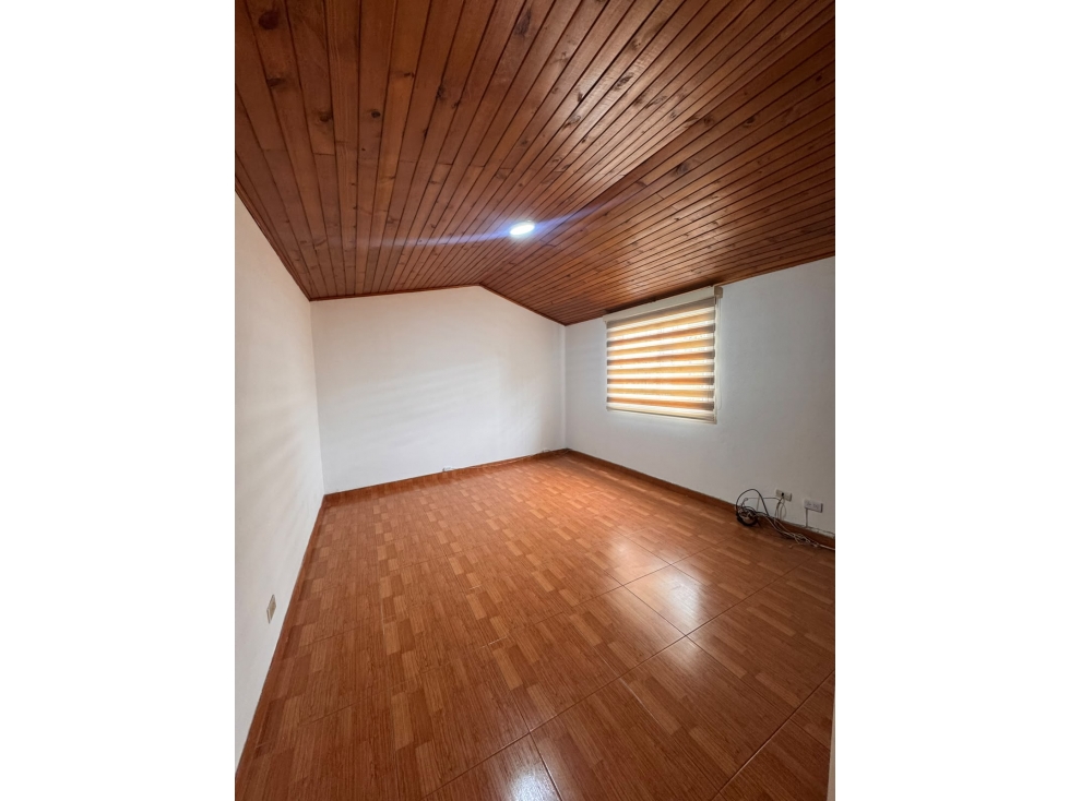 Casa en venta en Alamos, Bogotá · foto 8 de 17