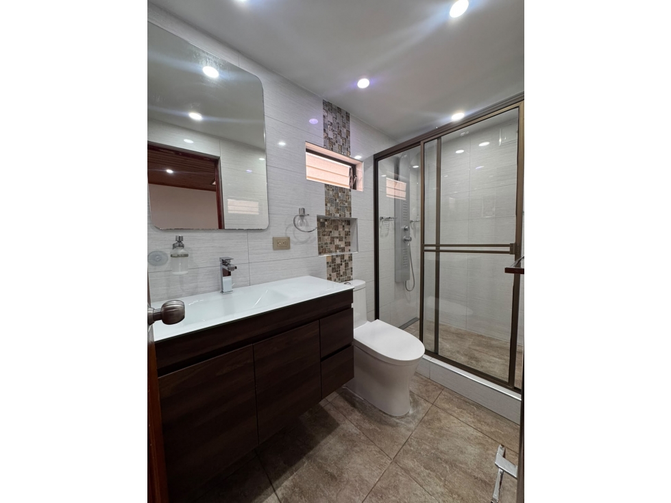 Casa en venta en Alamos, Bogotá · foto 9 de 17