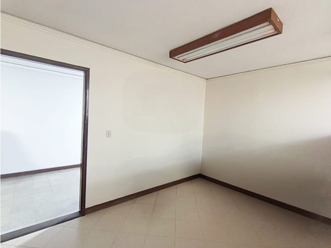Oficina en venta en La Candelaria, Medellín, 32 m² · foto 5 de 10