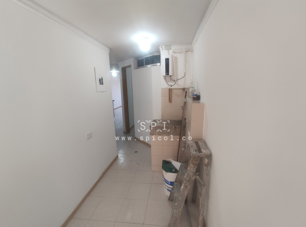 Apartamento en arriendo en Laureles, Medellín · foto 3 de 17