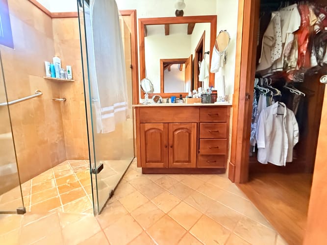 Casa de 4 alcobas en venta en El Porvenir, Rionegro, 318 m² · foto 11 de 17