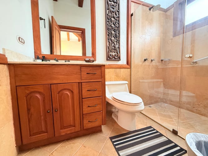 Casa de 4 alcobas en venta en El Porvenir, Rionegro, 318 m² · foto 14 de 17