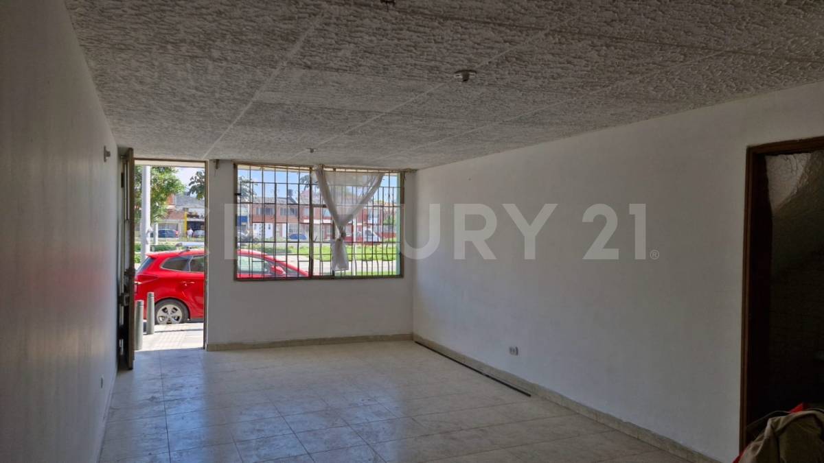 Casa en venta en Normandia, Bogotá · foto 2 de 18