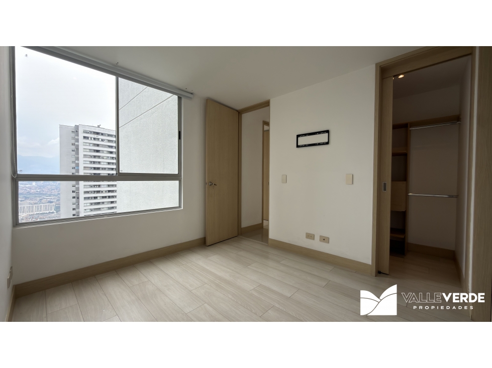Apartamento en venta en El Poblado, Medellín · foto 8 de 16