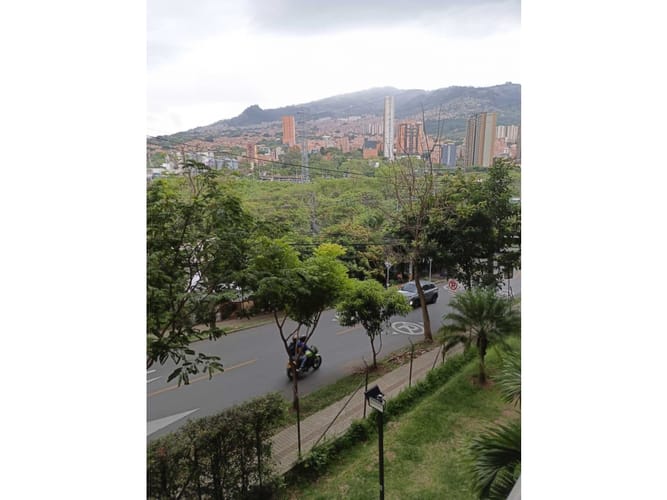 Apartamento de 3 alcobas en venta en Zona Industrial 1, Bello, 56 m² · foto 2 de 24