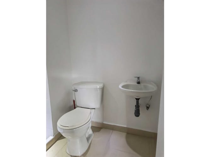 Apartamento de 3 alcobas en venta en Zona Industrial 1, Bello, 56 m² · foto 14 de 24