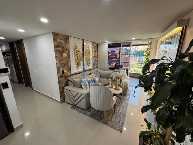 Apartamento de 3 alcobas en venta en Lorena, Medellín, 110 m² · foto 2 de 18