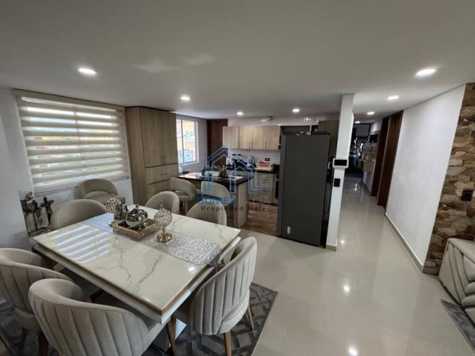 Apartamento de 3 alcobas en venta en Lorena, Medellín, 110 m² · foto 4 de 18