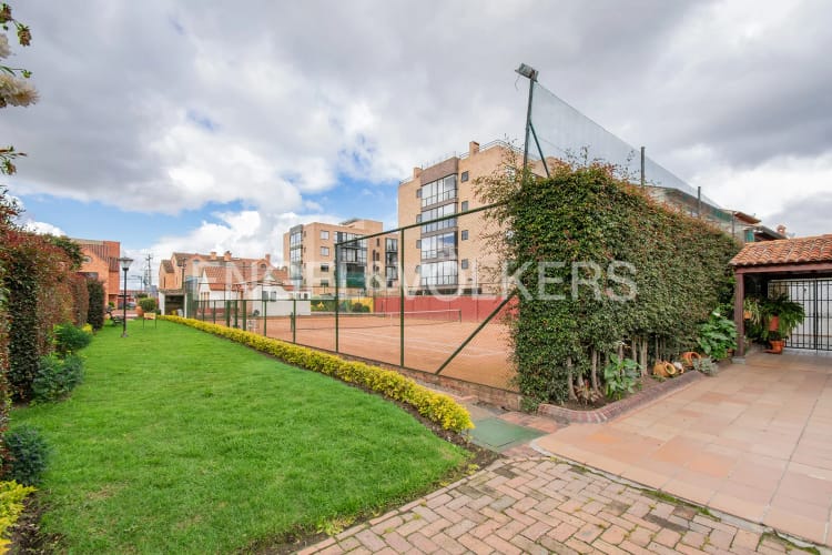 Casa de 4 alcobas en venta en Cn Los Arboles, Chía, 263 m² · foto 16 de 18
