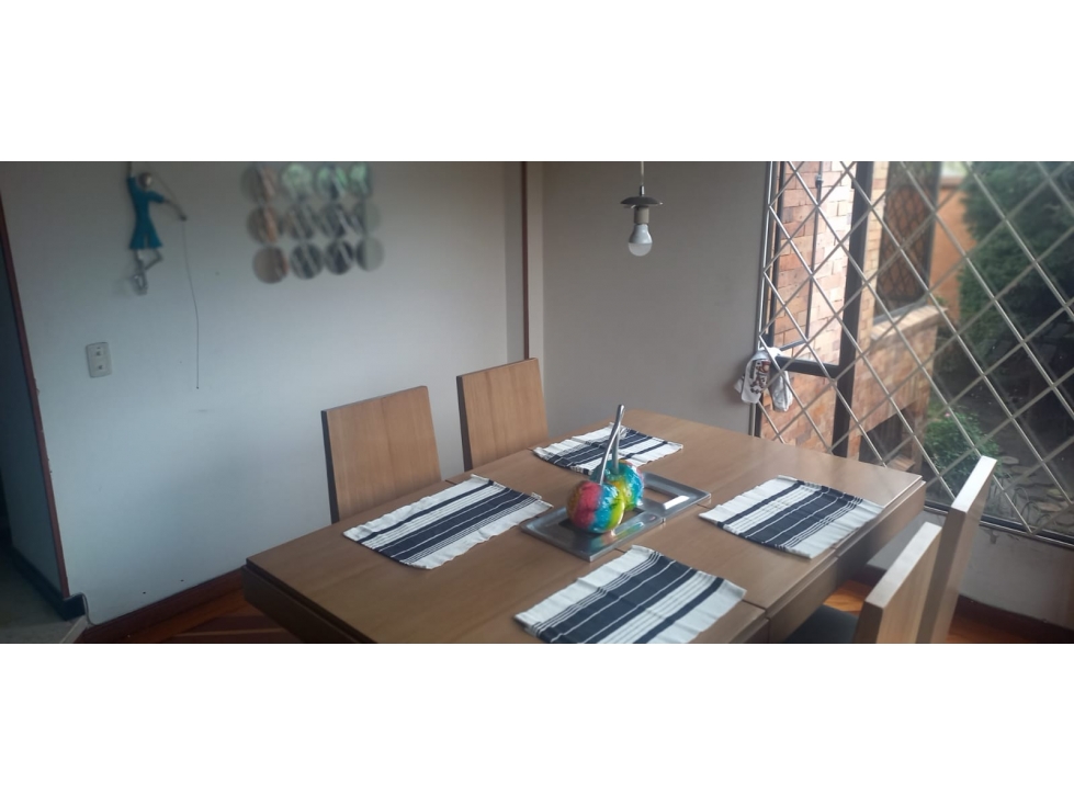 Casa en venta en Cerros De Niza, Bogotá · foto 3 de 24