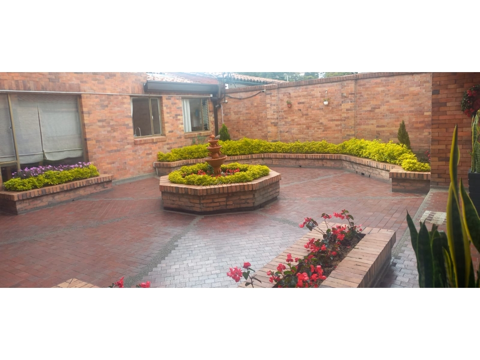 Casa en venta en Cerros De Niza, Bogotá · foto 23 de 24