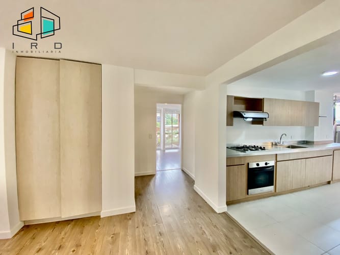 Apartamento de 2 alcobas en arriendo en Los Balsos, Medellín, 112 m² · foto 10 de 24