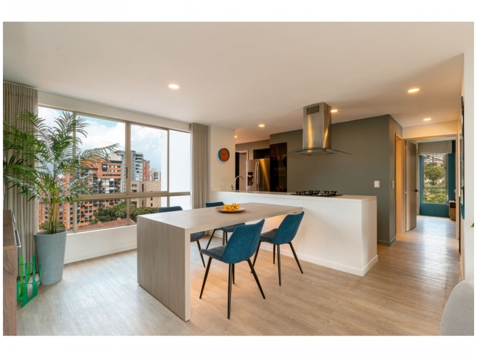 Apartamento en venta en El Poblado, Medellín · foto 2 de 15