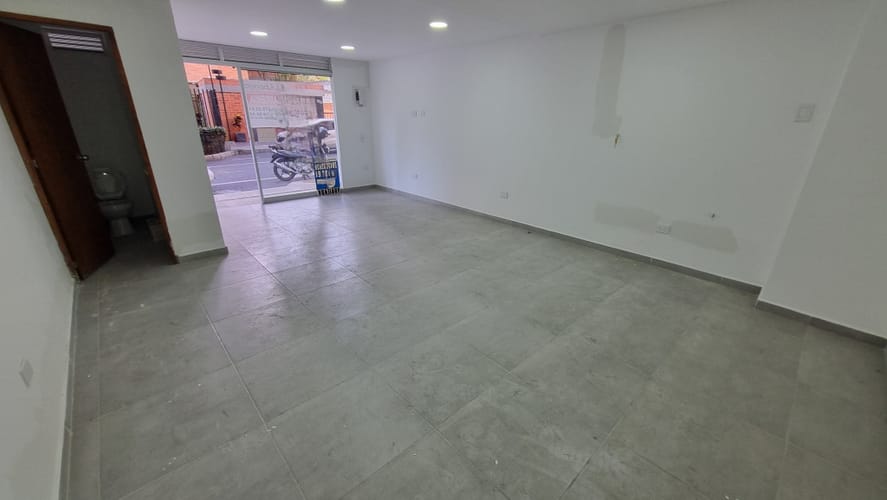 Local en arriendo en Suramérica, La Estrella, 25 m² · foto 2 de 5