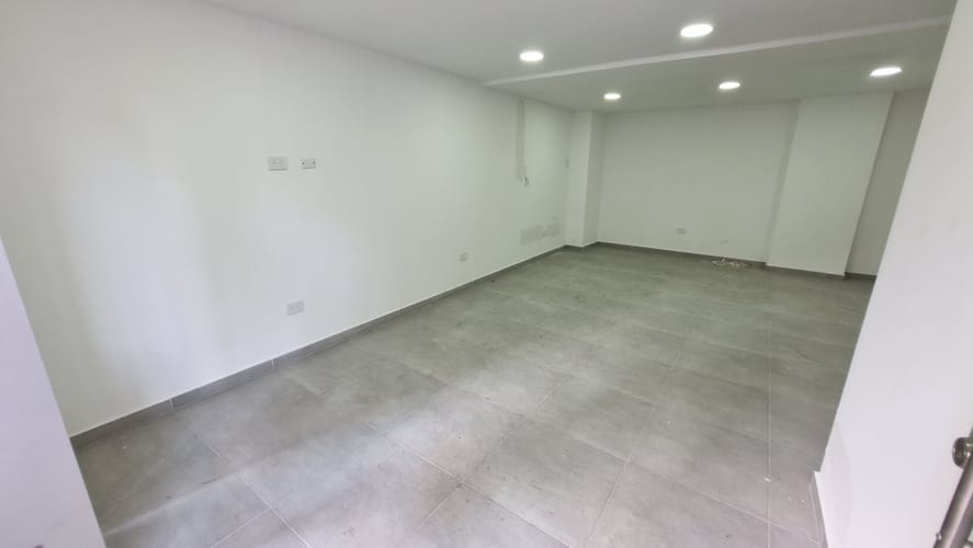 Local en arriendo en Suramérica, La Estrella, 25 m² · foto 3 de 5