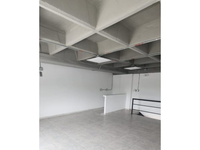 Local en venta en La Chinita, Apartado, 90 m² · foto 4 de 13