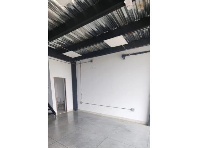 Local en venta en La Chinita, Apartado, 90 m² · foto 10 de 13