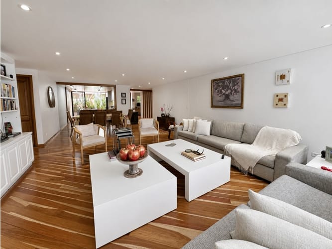 Apartamento de 3 alcobas en venta en Chicó Navarra, Bogotá, 200 m² · foto 9 de 18