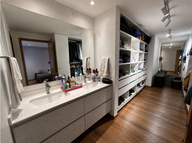 Apartamento de 3 alcobas en venta en Chicó Navarra, Bogotá, 200 m² · foto 17 de 18