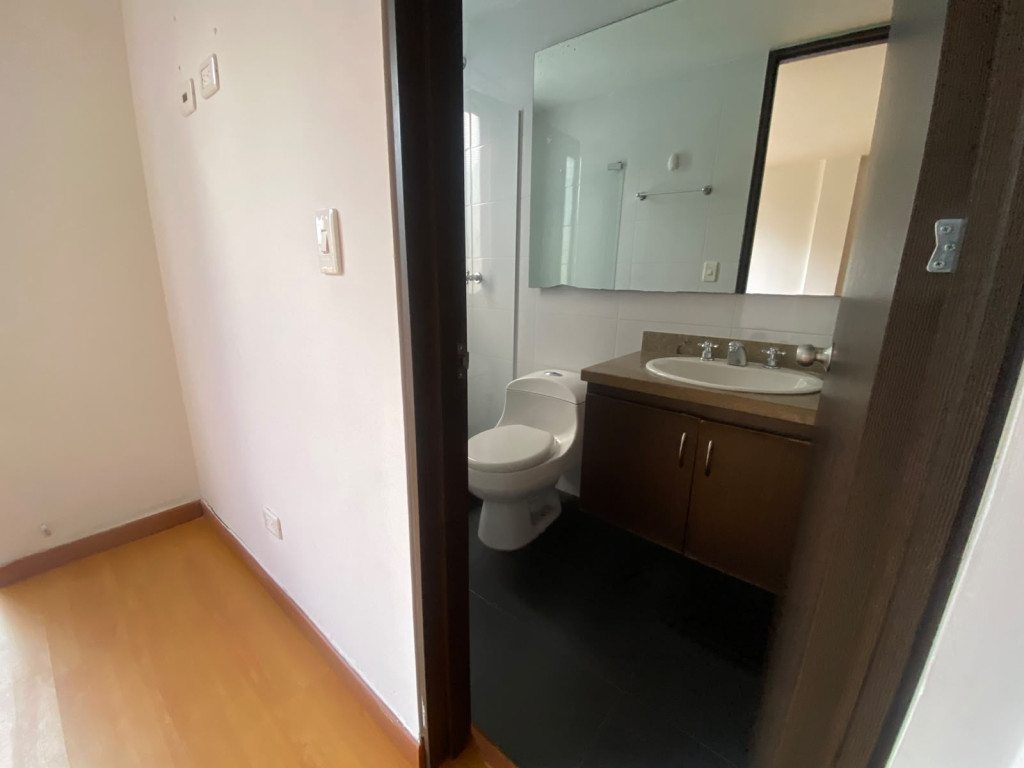 Apartamento en arriendo en Santa Barbara, Bogotá · foto 15 de 23