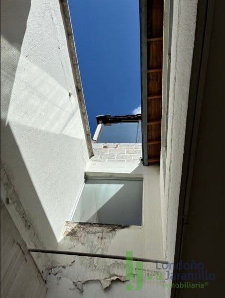 Casa de 10 alcobas en venta en La Magnolia, Envigado, 168 m² · foto 5 de 15