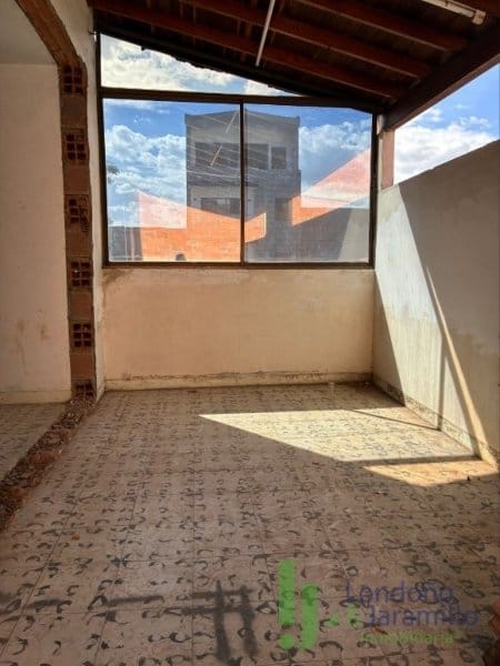Casa de 10 alcobas en venta en La Magnolia, Envigado, 168 m² · foto 12 de 15