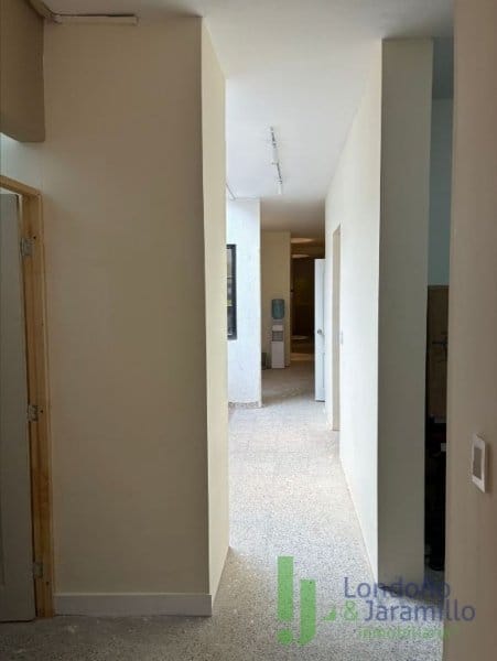 Casa de 10 alcobas en venta en La Magnolia, Envigado, 168 m² · foto 14 de 15