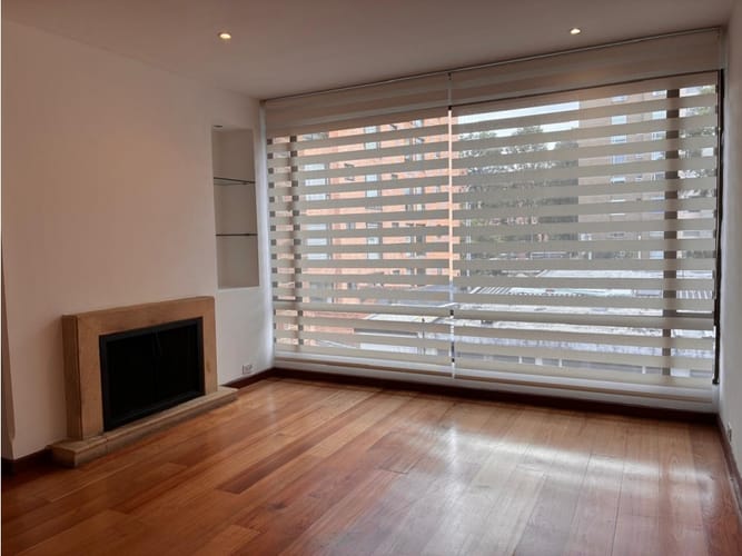Apartamento de 3 alcobas en venta en Chico Norte, Bogotá, 147 m² · foto 2 de 24