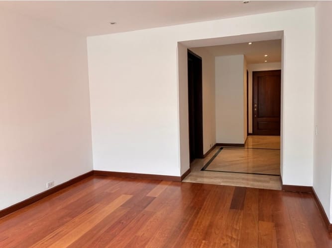 Apartamento de 3 alcobas en venta en Chico Norte, Bogotá, 147 m² · foto 3 de 24