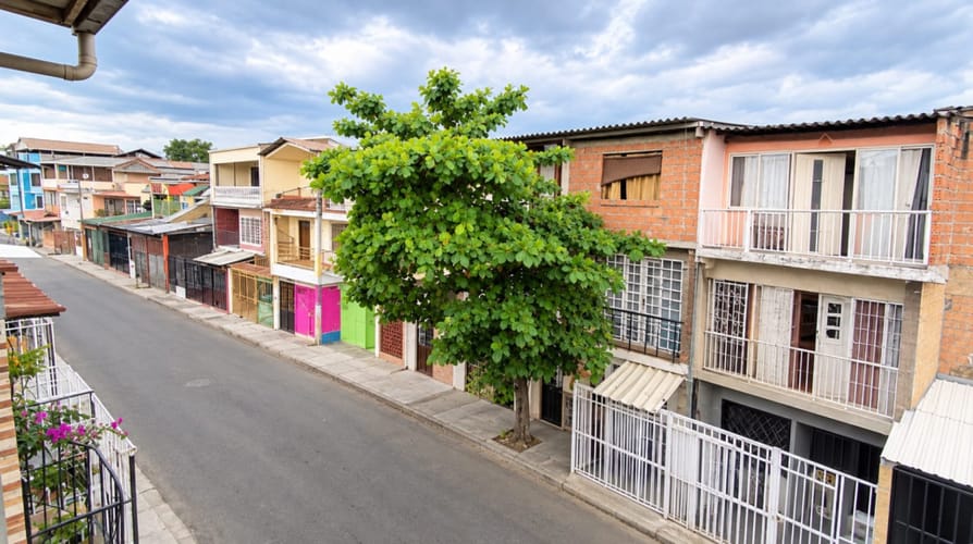 Casa de 9 alcobas en venta en Ciudadela Floralia, Cali, 180 m² · foto 17 de 18