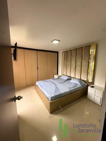 Apartamento de 3 alcobas en venta en Loma De Los Bernal, Medellín, 76 m² · foto 15 de 17