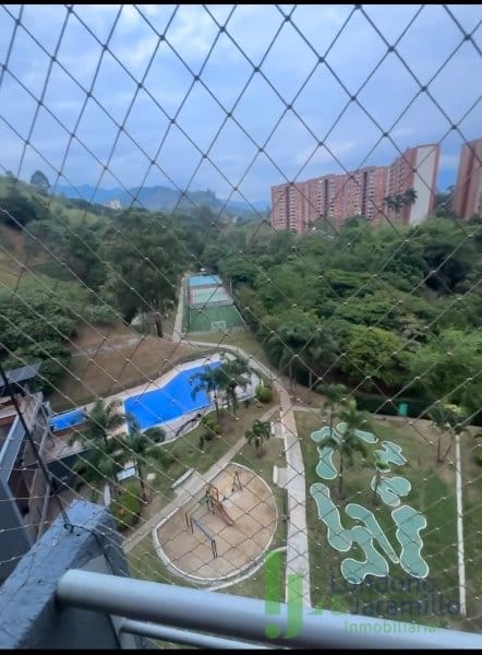 Apartamento de 3 alcobas en venta en Loma De Los Bernal, Medellín, 76 m² · foto 17 de 17