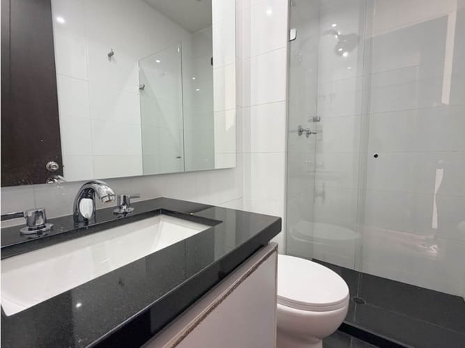 Apartamento de 3 alcobas en arriendo en Santa Barbara, Bogotá, 134 m² · foto 11 de 12