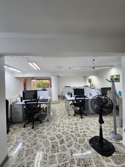 Casa de 6 alcobas en venta en Laureles, Medellín, 350 m² · foto 7 de 13