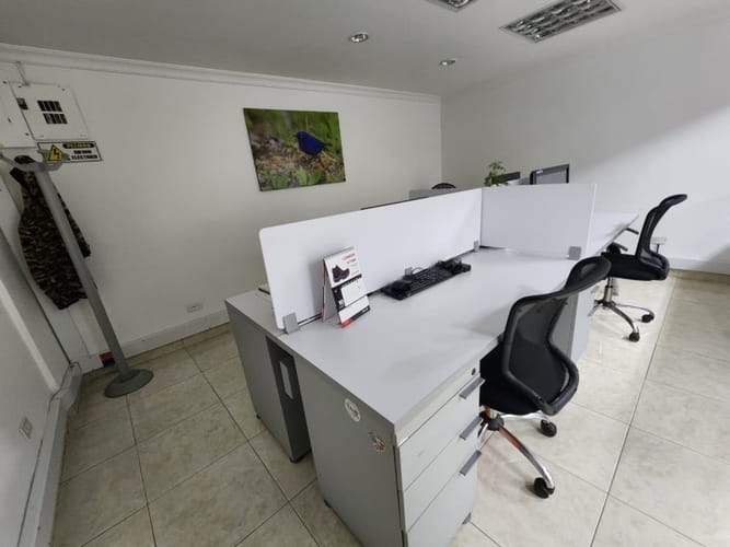 Casa de 6 alcobas en venta en Laureles, Medellín, 350 m² · foto 9 de 13