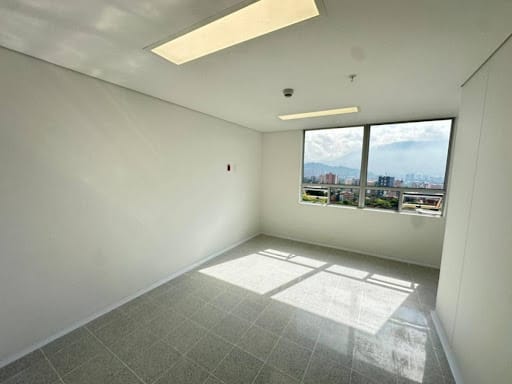 Consultorio en venta en Estadio, Medellín, 29 m² · foto 3 de 24