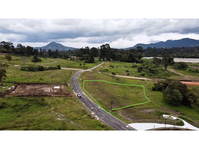 Lote en venta en San Gerardo, La Ceja, 1937 m² · foto 5 de 10