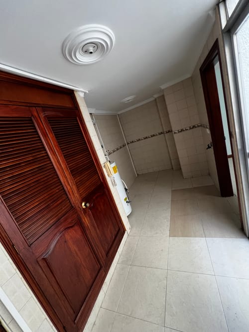 Apartamento de 5 alcobas en venta en Laureles, Medellín, 280 m² · foto 2 de 24