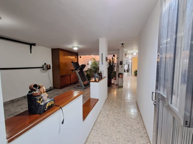 Casa de 5 alcobas en venta en La Castellana, Medellín · foto 6 de 24