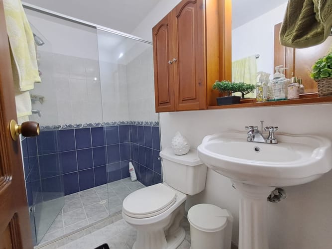 Casa de 5 alcobas en venta en La Castellana, Medellín · foto 10 de 24