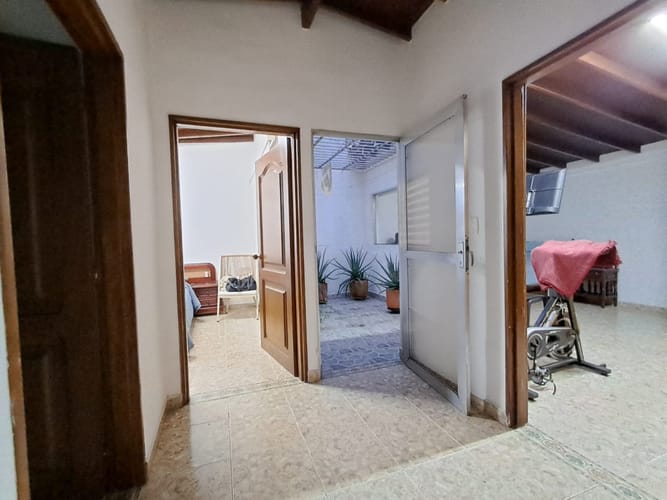 Casa de 5 alcobas en venta en La Castellana, Medellín · foto 12 de 24