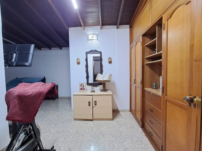 Casa de 5 alcobas en venta en La Castellana, Medellín · foto 18 de 24