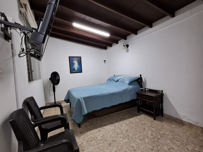 Casa de 5 alcobas en venta en La Castellana, Medellín · foto 19 de 24