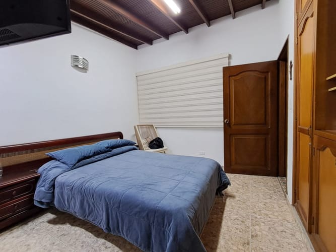 Casa de 5 alcobas en venta en La Castellana, Medellín · foto 20 de 24
