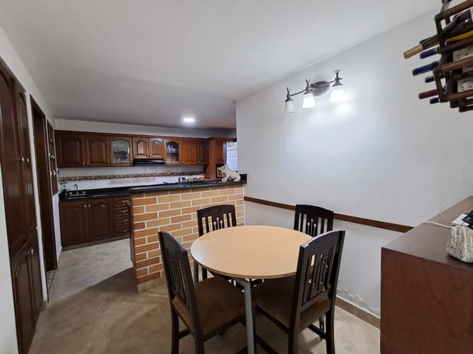 Casa de 5 alcobas en venta en La Castellana, Medellín · foto 21 de 24