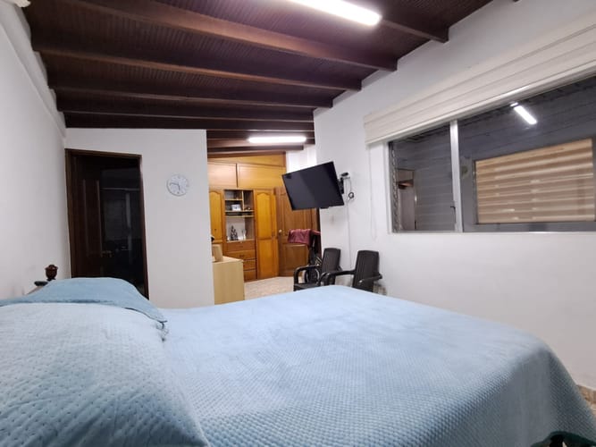 Casa de 5 alcobas en venta en La Castellana, Medellín · foto 23 de 24