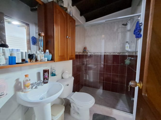 Casa de 5 alcobas en venta en La Castellana, Medellín · foto 24 de 24