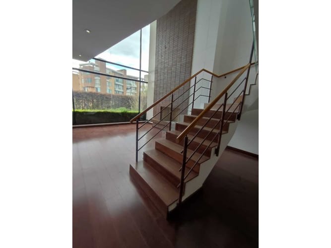 Casa de 3 alcobas en venta en Casablanca Suba, Bogotá, 212 m² · foto 2 de 14