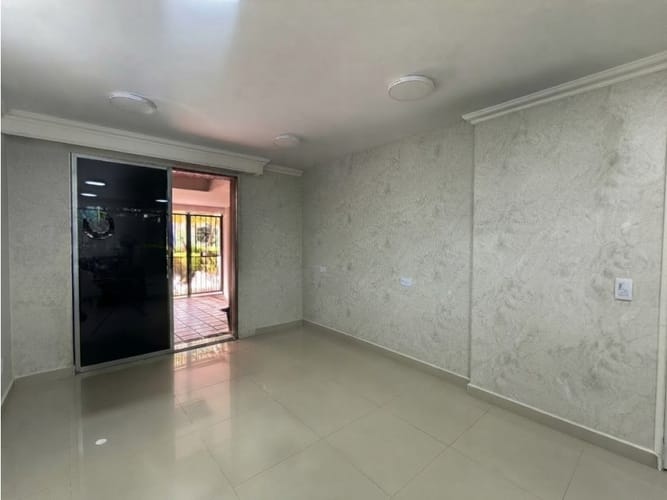 Local en arriendo en El Dorado, Envigado, 53 m² · foto 3 de 11