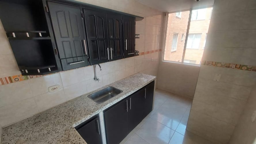 Apartamento de 3 alcobas en venta en Promociones Populares B, Cali, 45 m² · foto 3 de 11